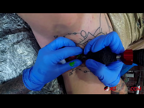 ❤️ Sully Savage, une chaudasse extrêmement tatouée, s'est fait tatouer le clitoris. ❤️ Porno de qualité at porn fr.hentaisea-com.ru ️❤